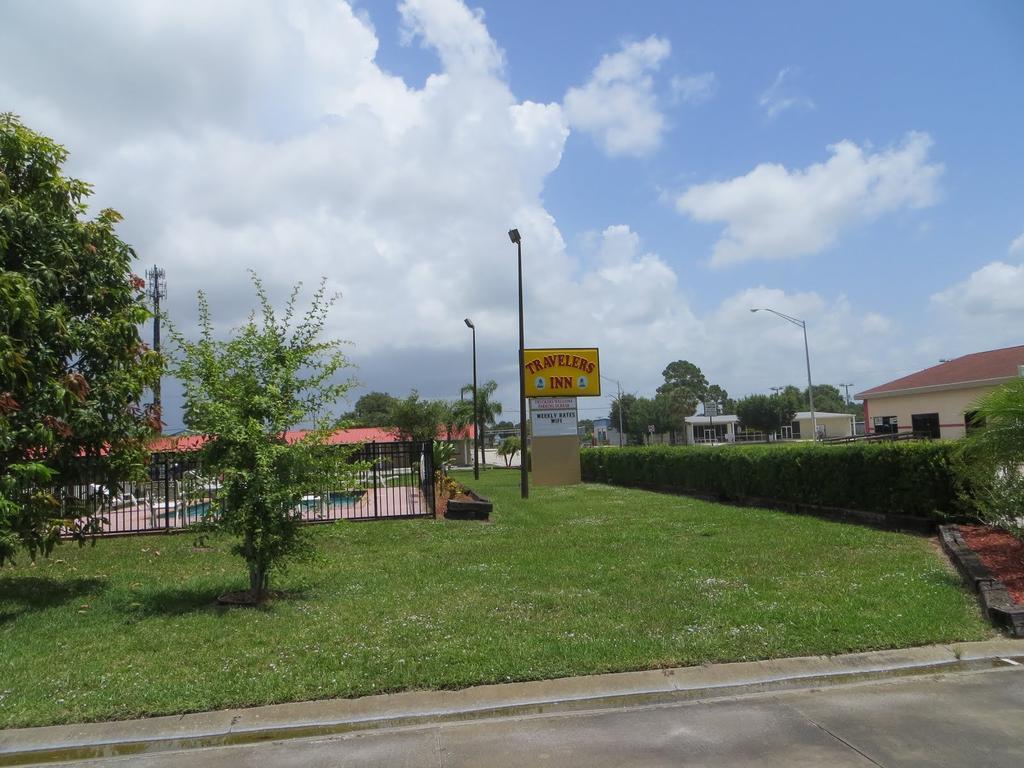Travelers Inn Okeechobee Εξωτερικό φωτογραφία